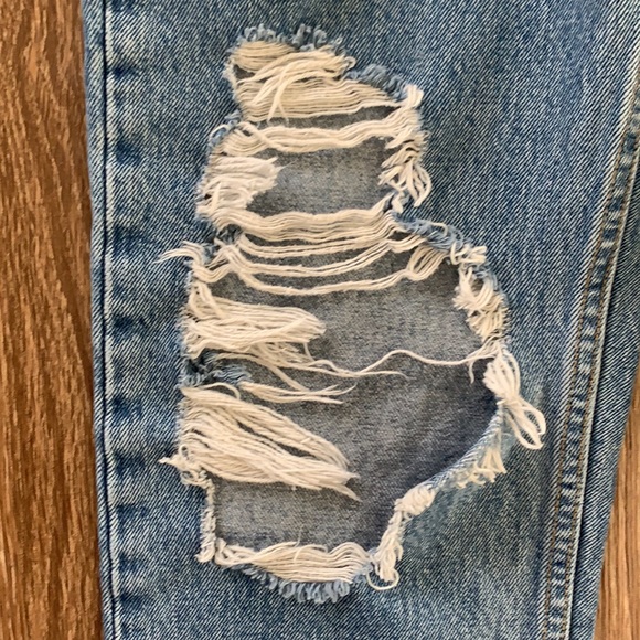 Carmar Distressed Button Fly Raw Hem Jeans Bundle - Picture 12 of 15